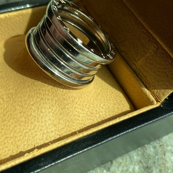 FABULOUS  BULGARI 18KT WHITE GOLD B.ZERO1 RING - Picture 4 of 14
